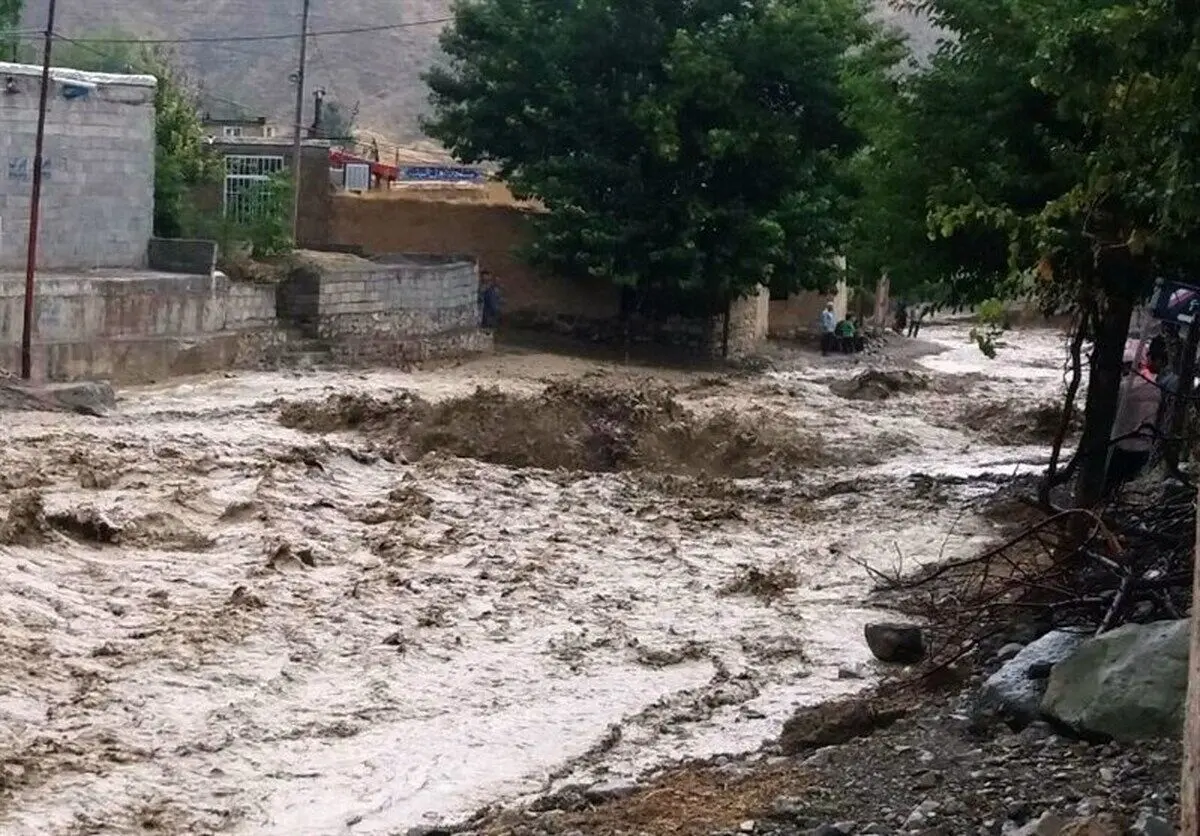 سیل راه ارتباطی ۱۵ روستای مارگون در یاسوج را مسدود کرد