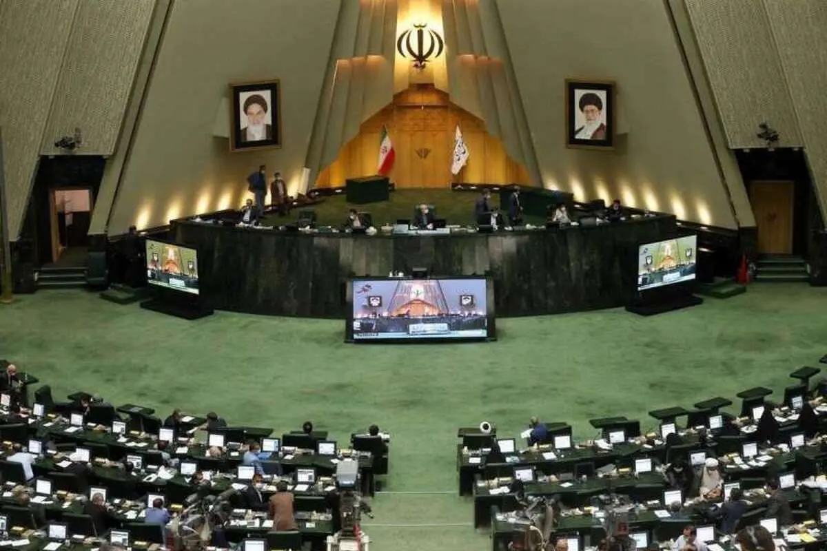 طرح نمایندگان برای ممنوعالخروج کردن دانشجویان در صورت هنجارشکنی در دانشگاه