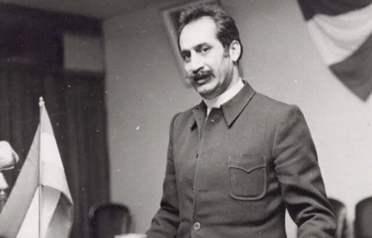 ۱۲ برش از زندگی داریوش فروهر