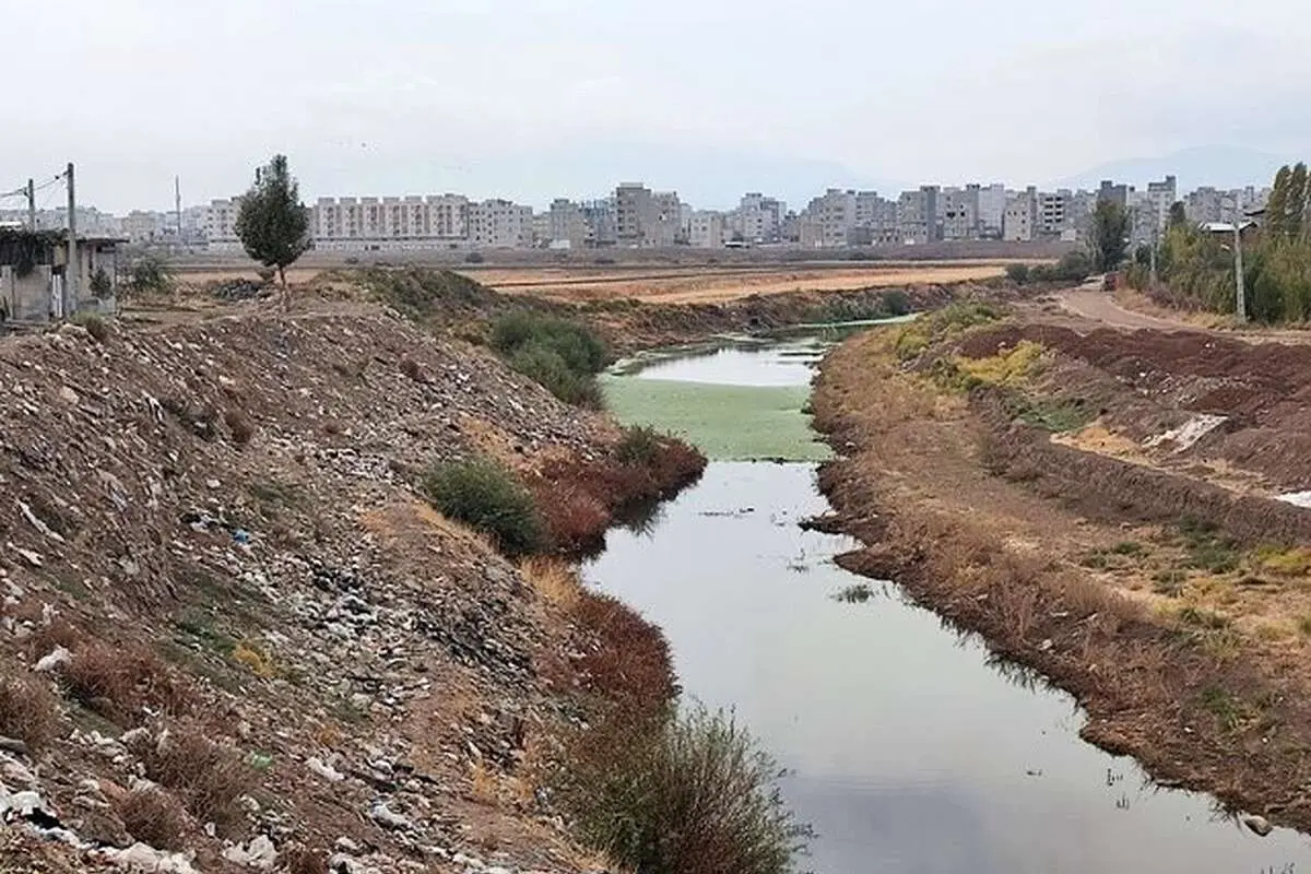اینجا بچهها با «فاضلاب» و «مار ۳ سر» زندگی میکنند!