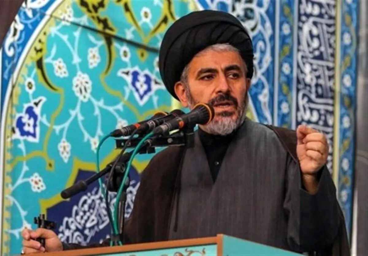 امام جمعه ارومیه: بی‌حرمتی به سرود و پرچم ملی بی‌پاسخ نماند