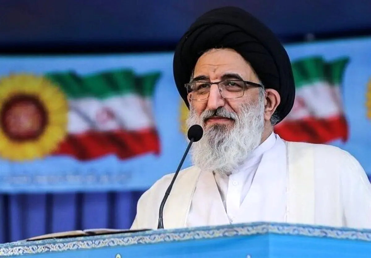 امام جمعه کرج: دشمن همه ابزار‌ها را به کار گرفته تا در مقابل نظام اسلامی مفری بیابد