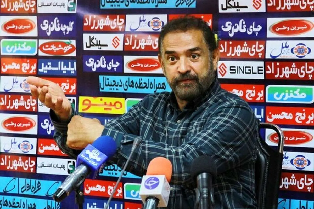 فیروز کریمی استعفا کرد