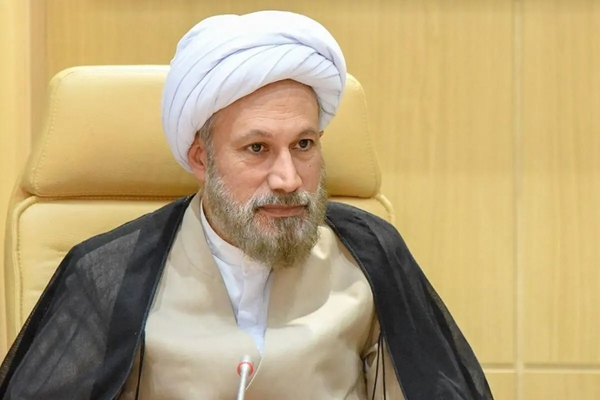 امام جمعه شیراز: دلمان برای فریب خوردگان می‌سوزد/ می‌توانیم در ۴۰۰ کیلومتری بالای جو با مخالفان برخورد کنیم