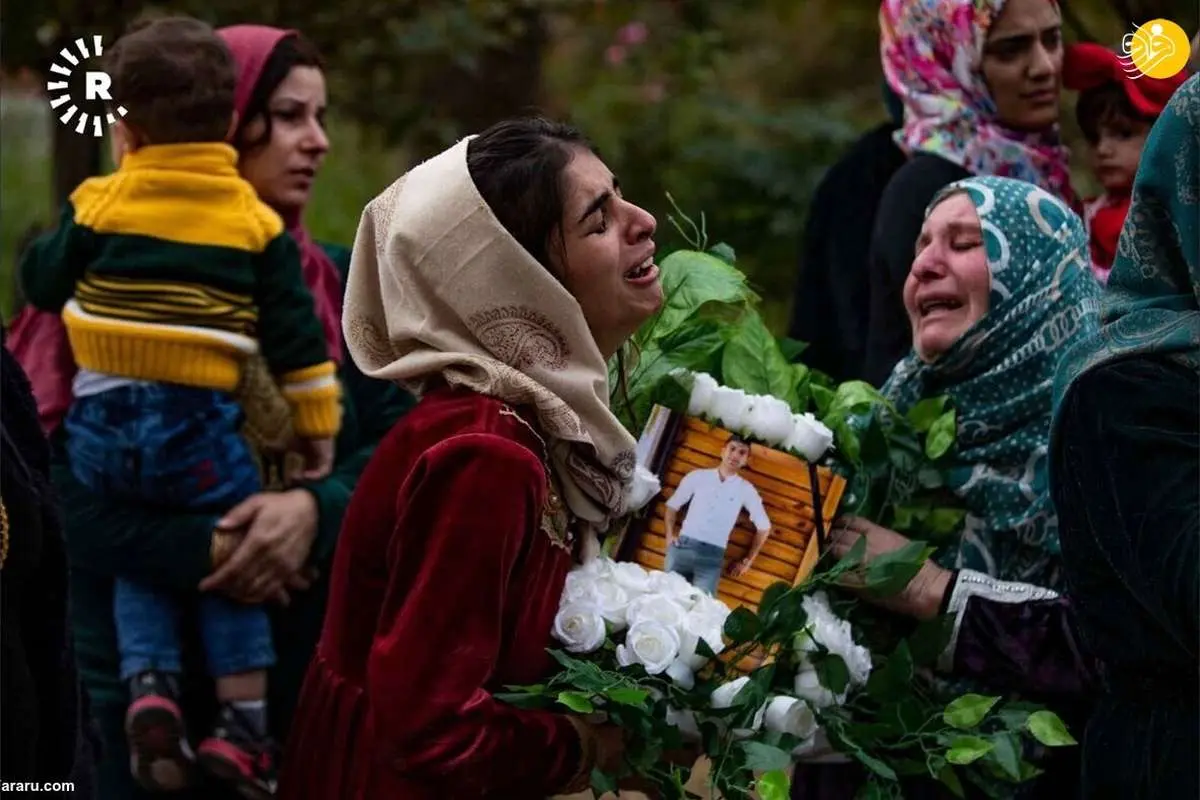 (تصاویر) وداع حزن انگیز با ۹ مهاجر کُرد غرق شده