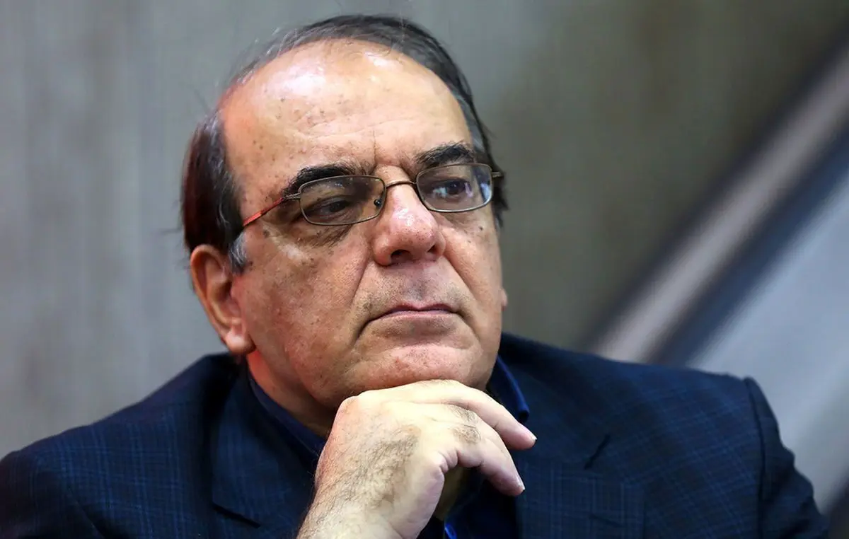 عباس عبدی: خود را فریب ندهید؛ هرکس ساکت است موافق نیست