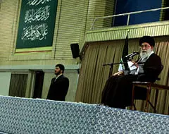برخی افراد ظاهراً خودشان اصرار بر فاصله گرفتن از نظام، و طرد شدن دارند