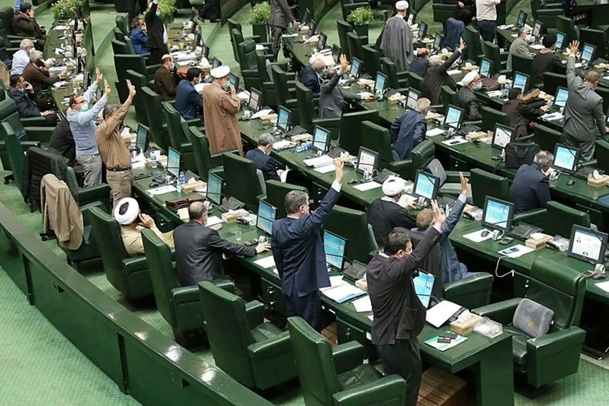 تندروها به دنبال جرمانگاری فعالیت در فضای مجازی