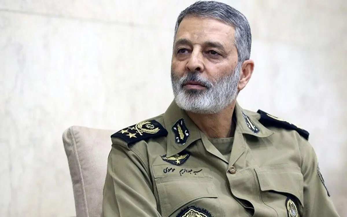 انتقاد فرمانده کل ارتش از فضای مجازی