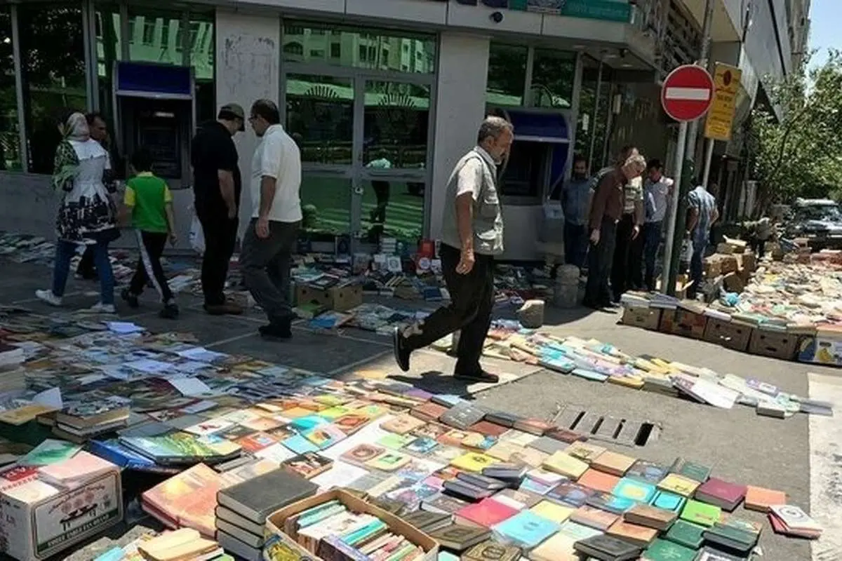 (ویدئو) تبلیغ «کتاب ممنوعه» در سریال نمایش خانگی!