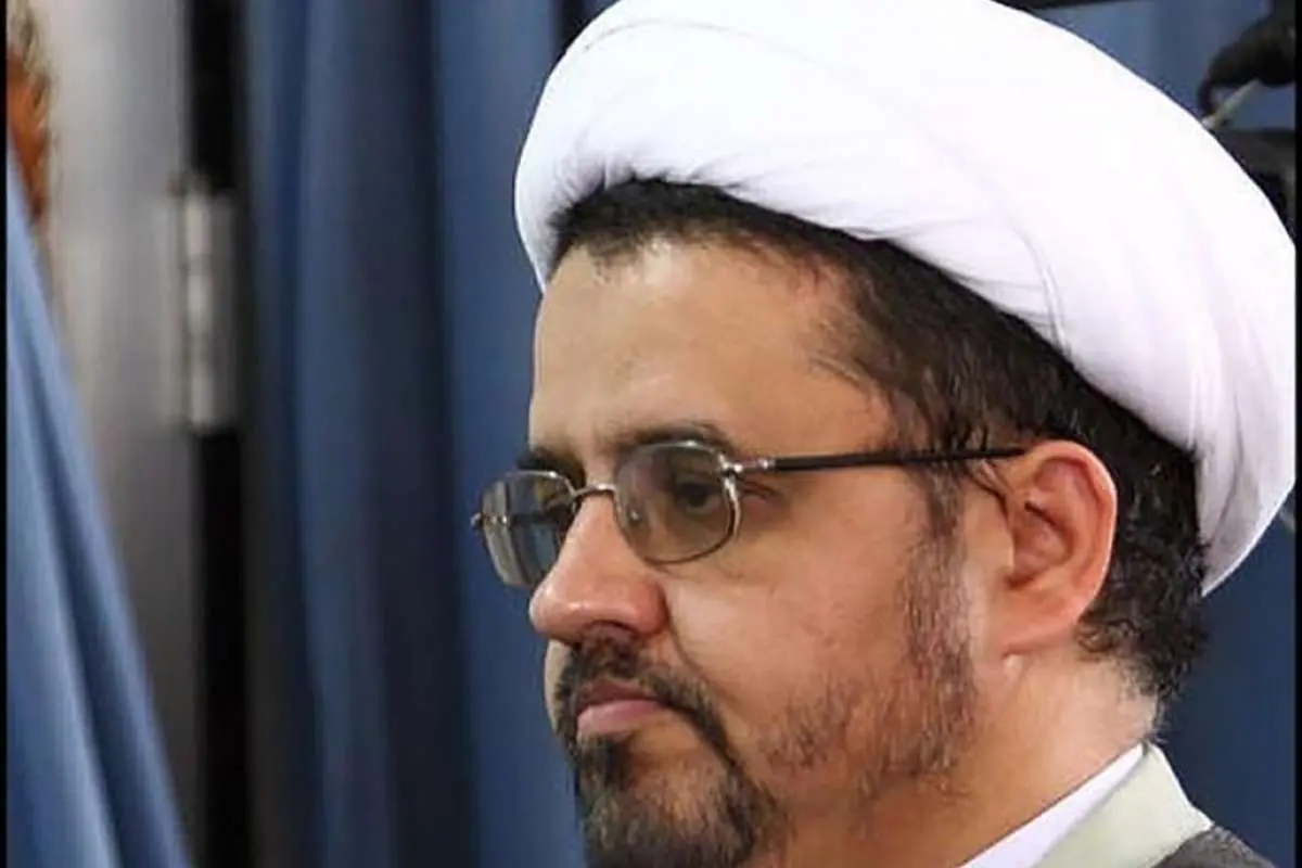 محمد مطهری: عمامهپرانان واقعی کسانیاند که رسالت روحانیت را تملقگویی از نظام میدانند