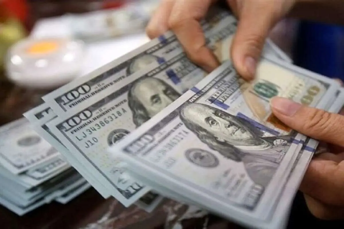 فروش اوراق دلار در شعب بانک ملی از شنبه