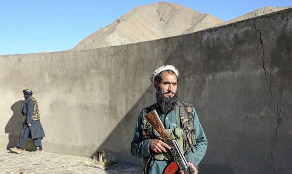 بازگشت طالبان دهه ۹۰، شلاق زدن مجرمان در ورزشگاه