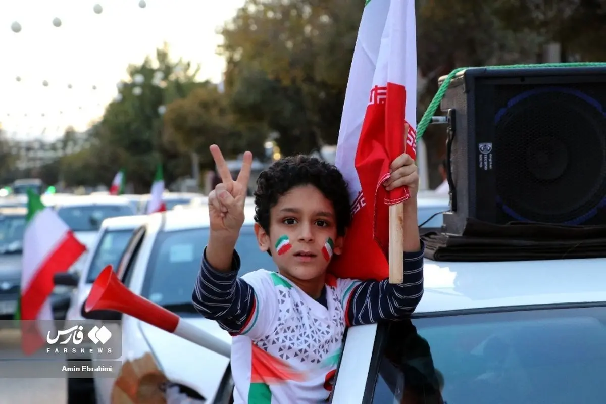 (تصاویر) حمایت کرمانی‌ها از تیم ملی فوتبال ایران