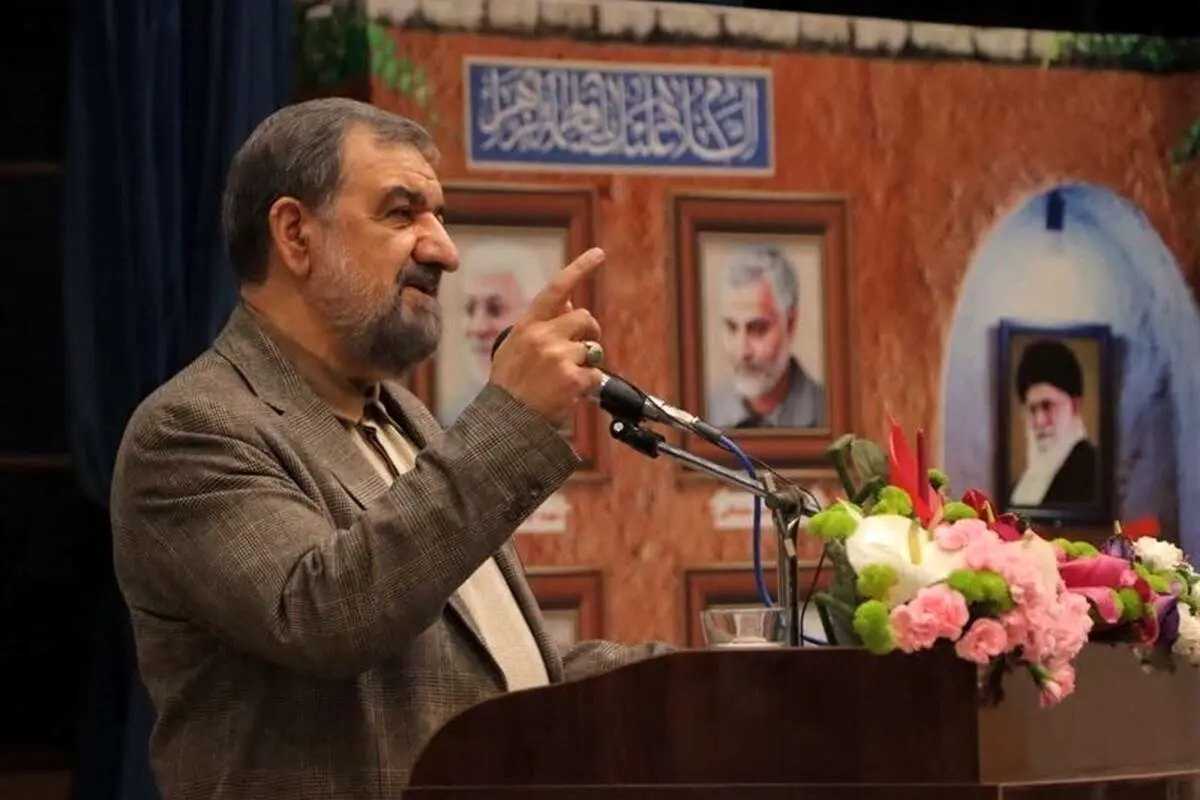 انتقاد تند محسن رضایی از برخی نمایندگان: سخنرانی نکنید، به وزارتخانهها بروید و مشکلات را پیگیری کنید