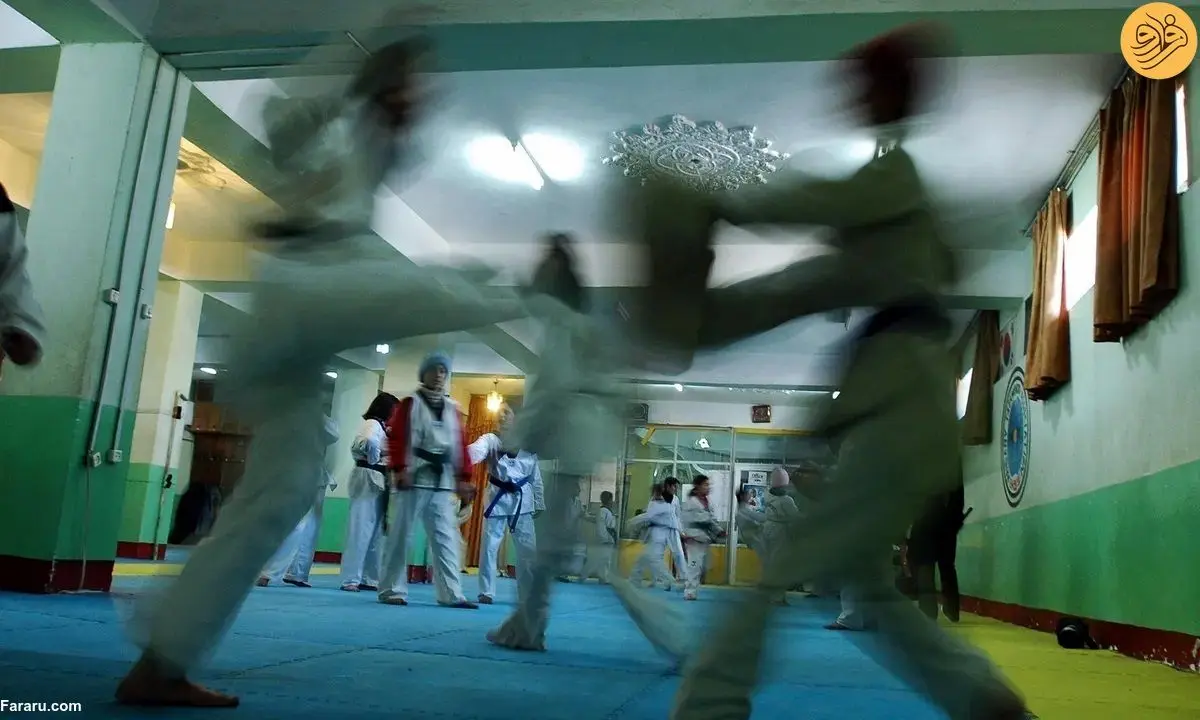 (ویدئو) دختران تکواندوکار افغان در خفا تمرین می‌کنند