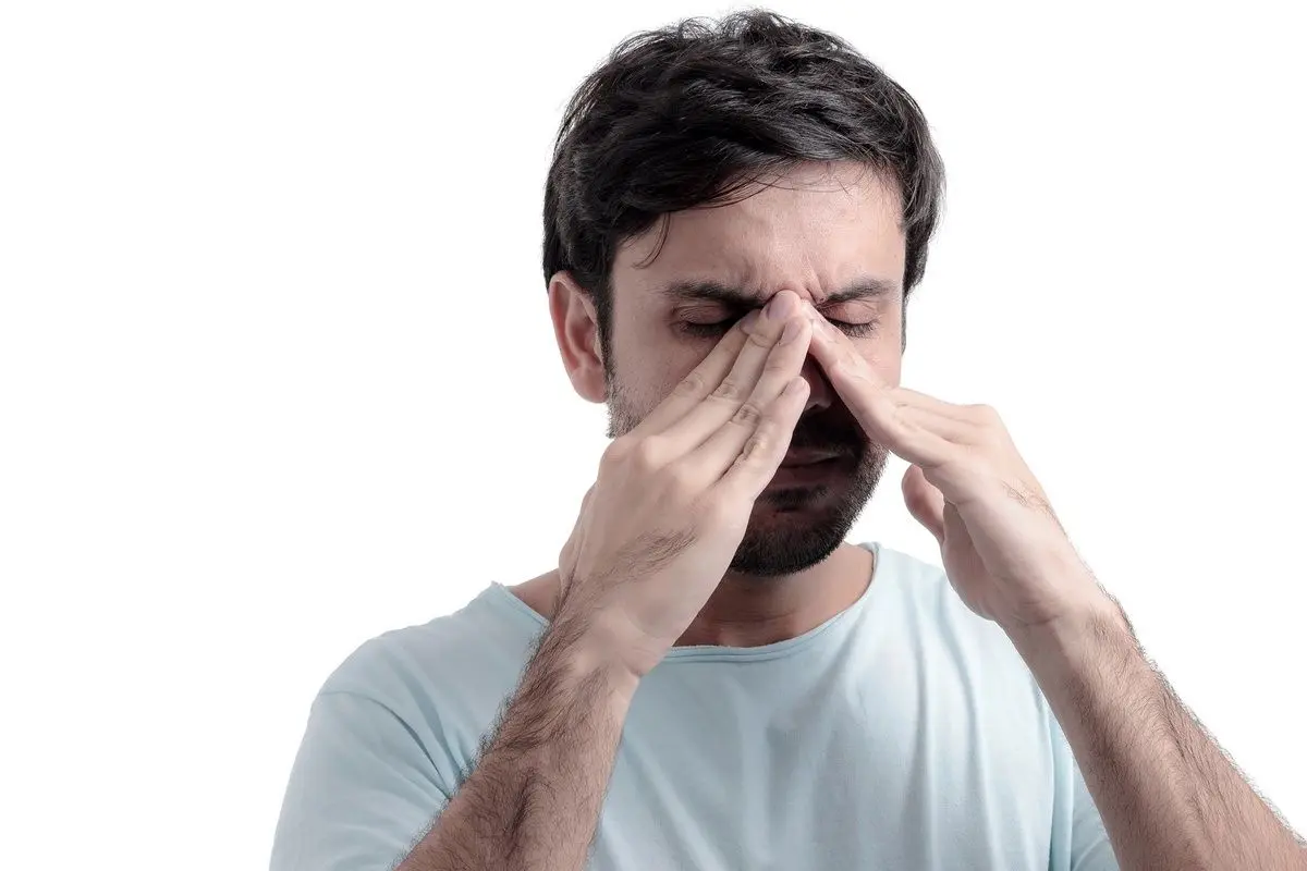 علائم و عوامل زمینه‌ساز سینوزیت چیست؟
