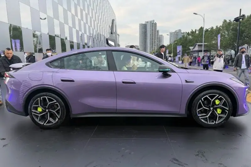 دیپال L06