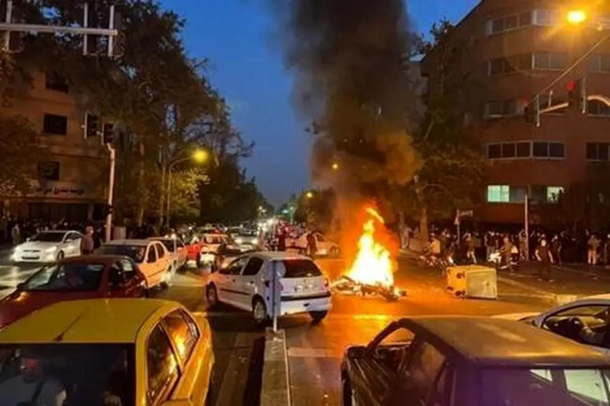 ایرنا: اغتشاشگران در یاسوج خودروی یک طلبه را آتش زدند