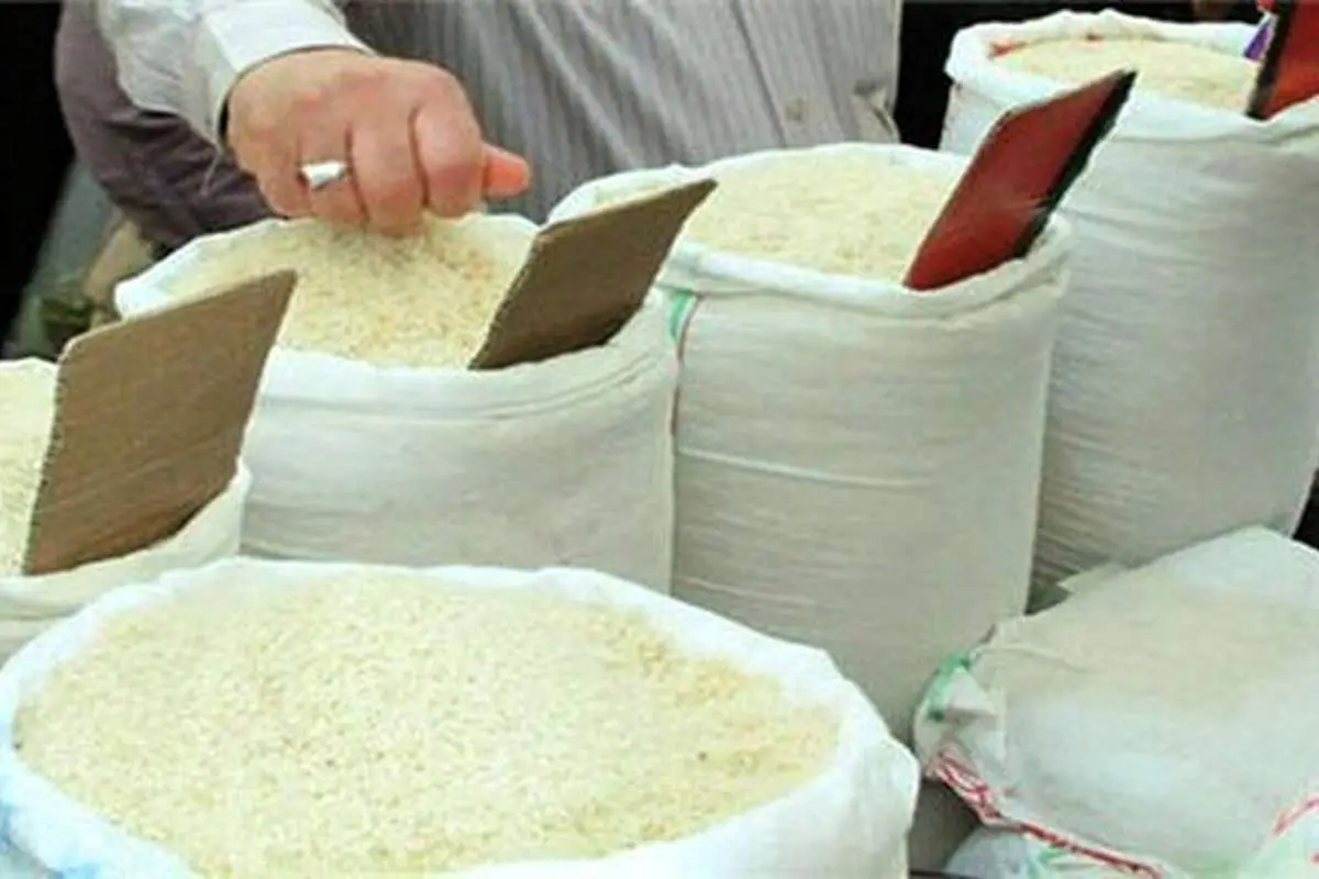 تصویری عجیب از فقر؛ معاوضه وسایل خانه با برنج و مرغ