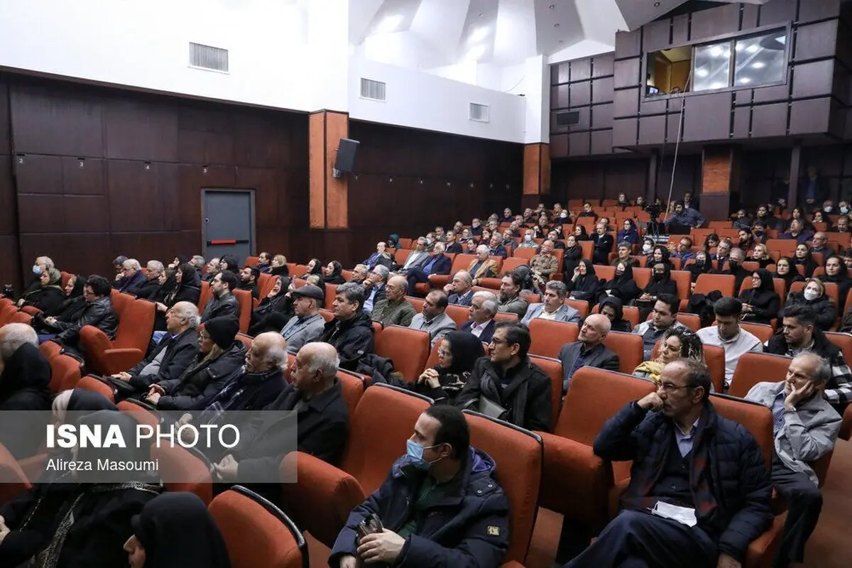 (تصاویر) مراسم یادبود مفتون امینی
