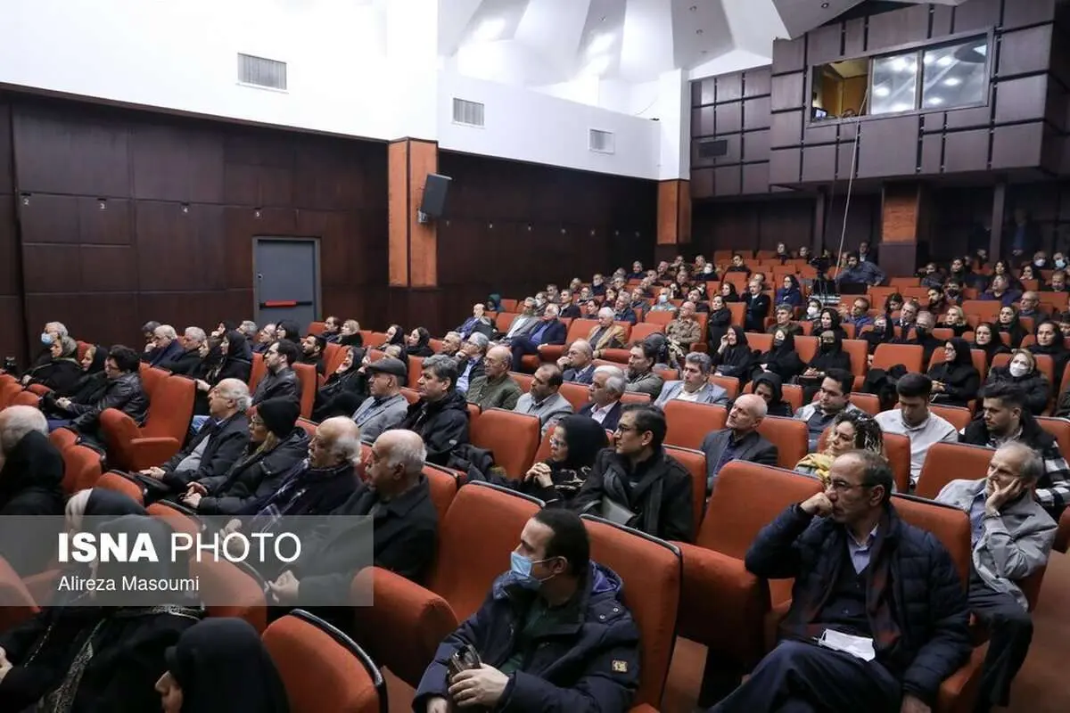 (تصاویر) مراسم یادبود مفتون امینی