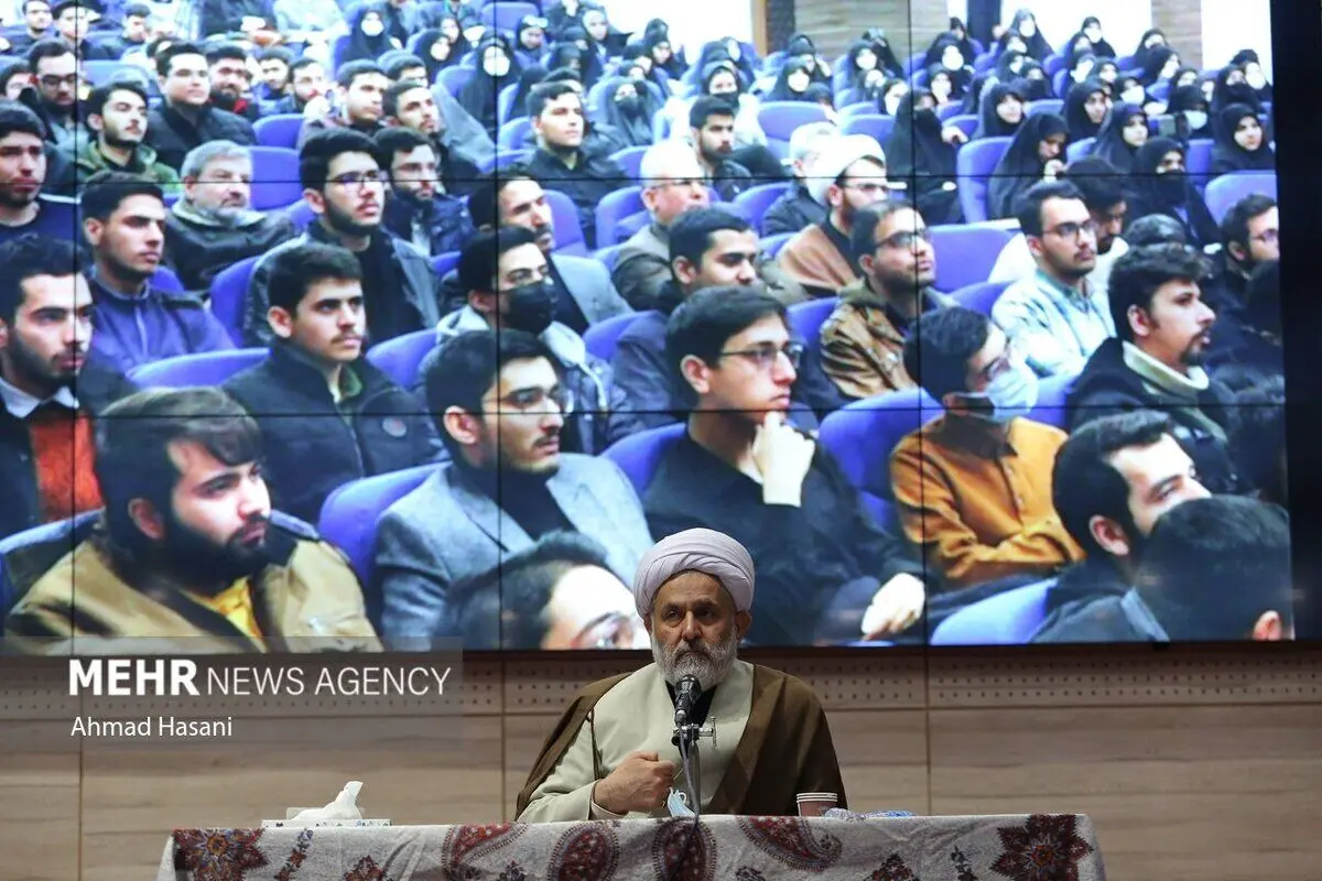 (تصاویر) پرسش و پاسخ دانشجویی با حسین طائب