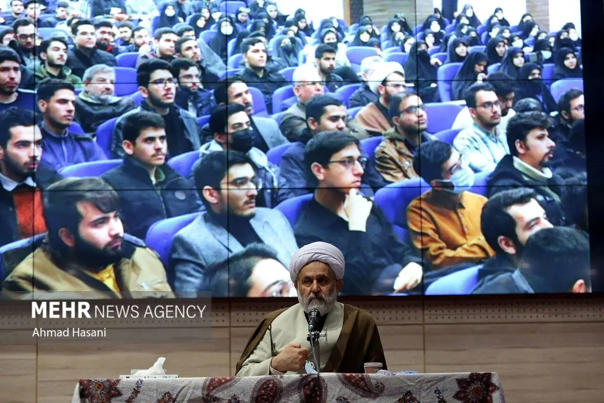 (تصاویر) پرسش و پاسخ دانشجویی با حسین طائب