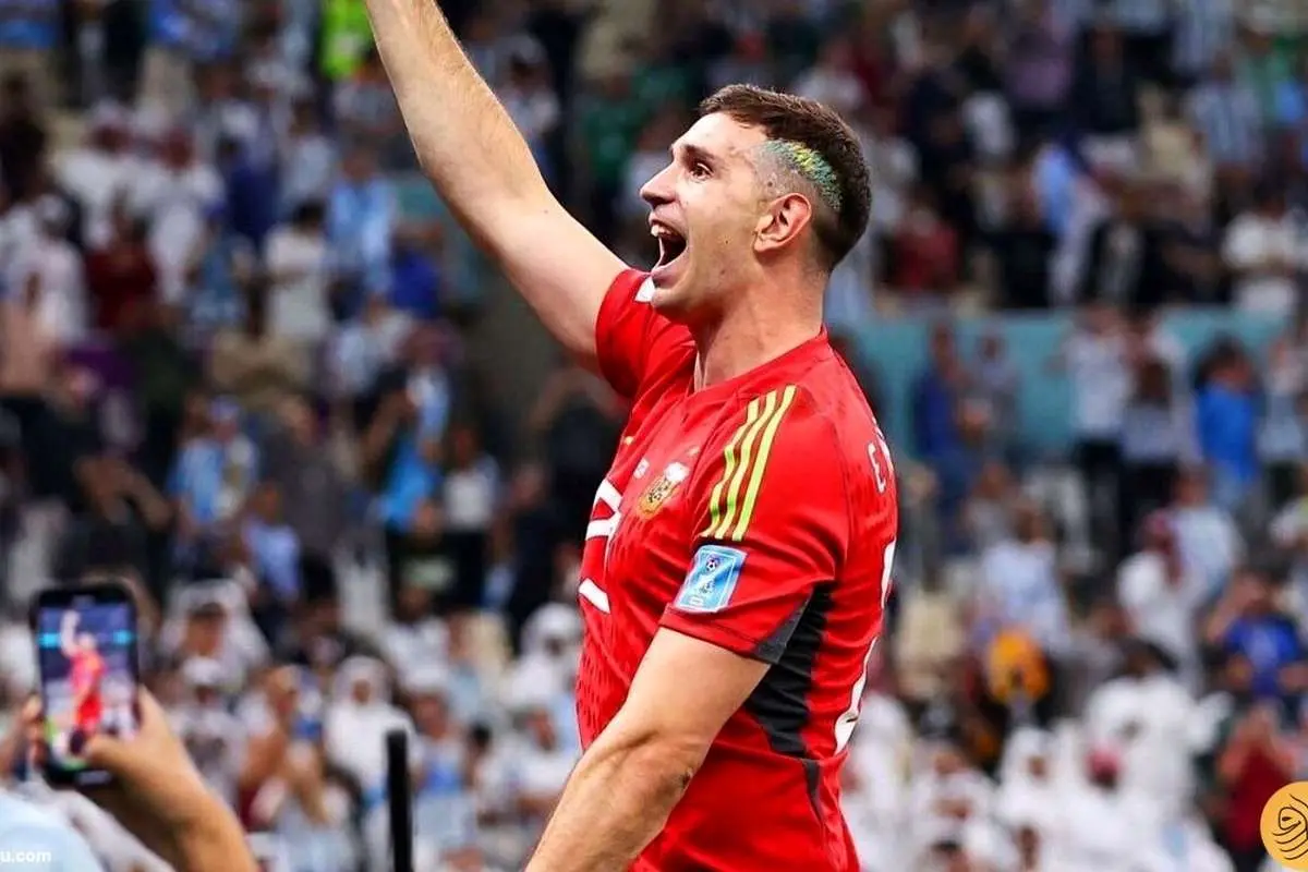 (ویدیو) درگیری لفظی دروازه بان آرژانتین با فن خال