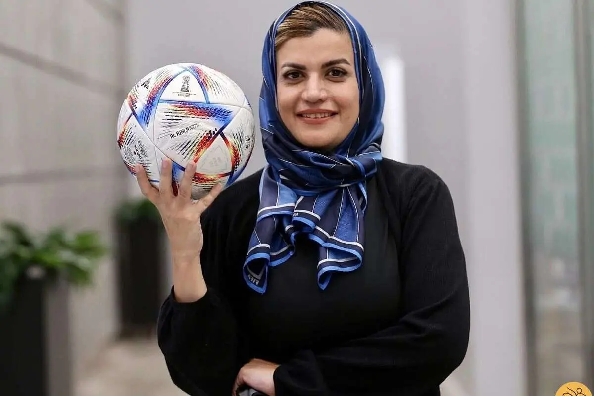 (عکس) زن ایرانی مسئول مراقبت از بازیکنان مراکش و امریکا