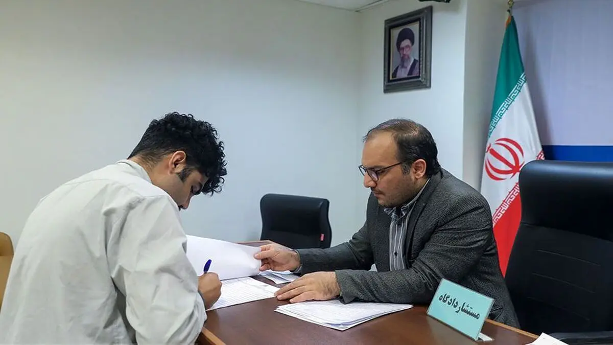 ‌وکیل سامان صیدی: می‎گویند پرونده محرمانه است؛ اجازه خواندنش را نمی‌دهند