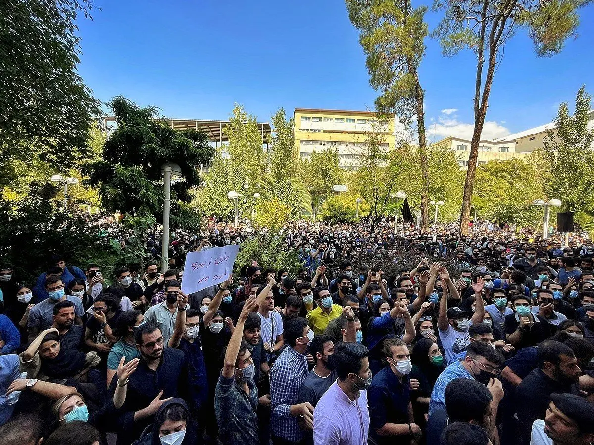 واکنش به «ادعا‌های عجیب و غریب» سخنگوی دولت