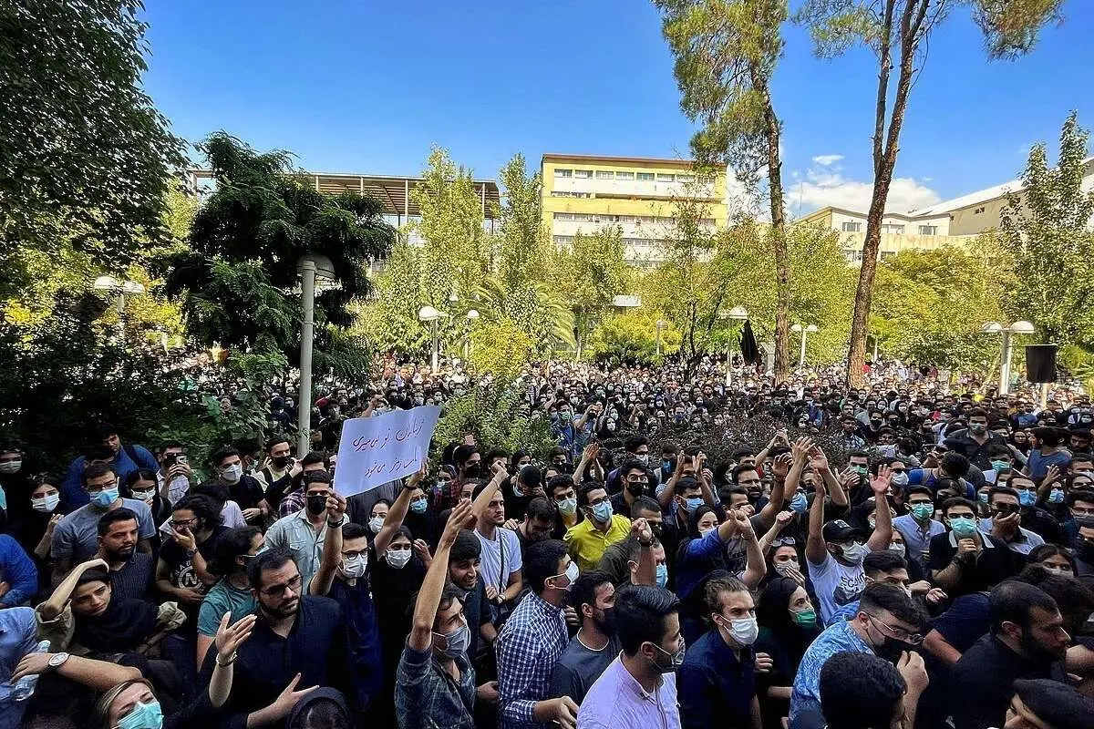 واکنش به «ادعا‌های عجیب و غریب» سخنگوی دولت