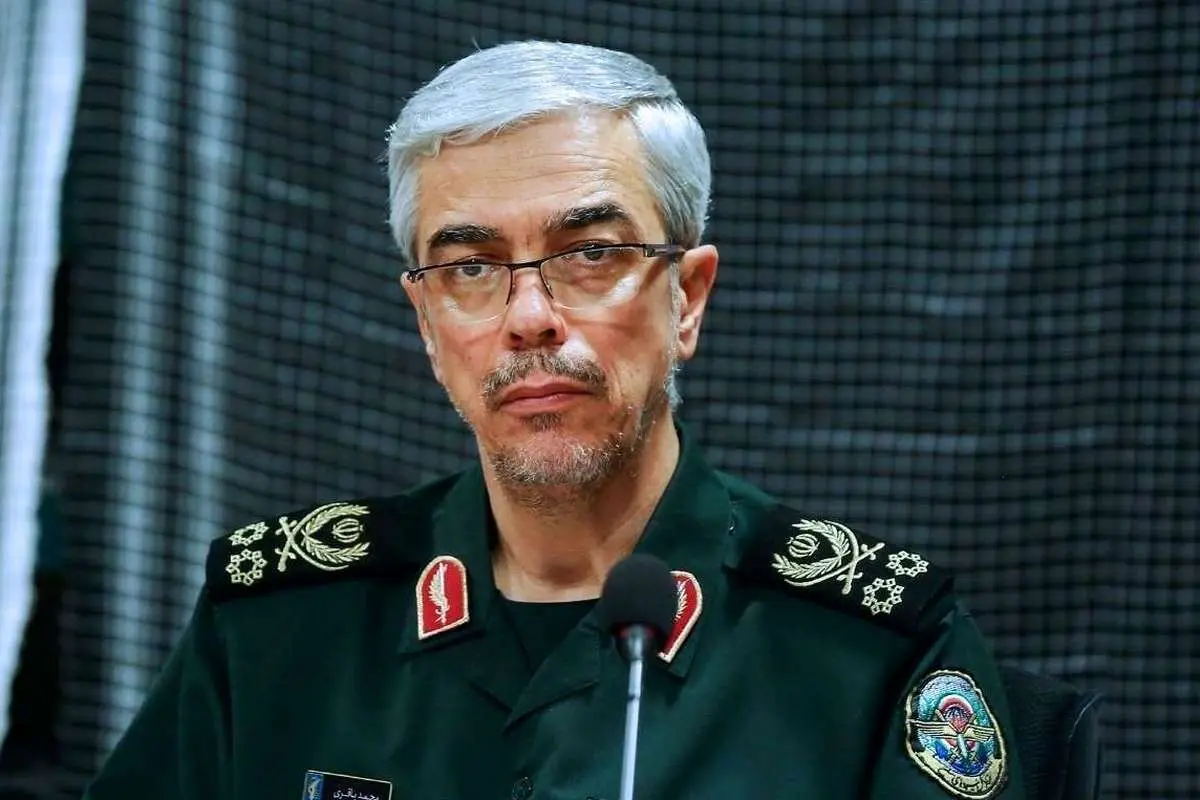 سرلشکر باقری: ناو‌های آمریکا ۱۰۰۰ کیلومتر از ایران فاصله گرفتند