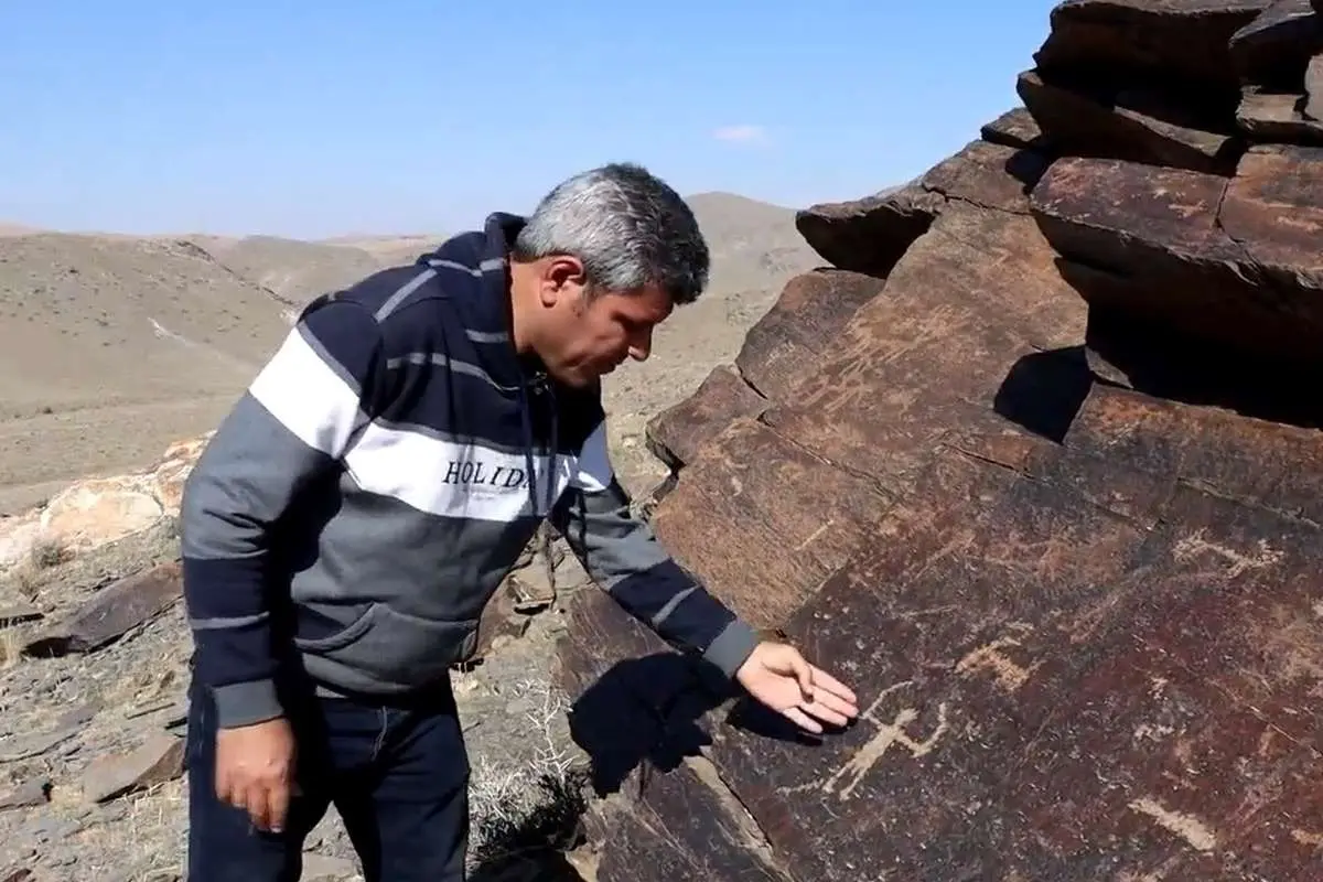 (ویدئو) خرد شدن صدها اثر باستانی با پتک در نزدیکی گلپایگان