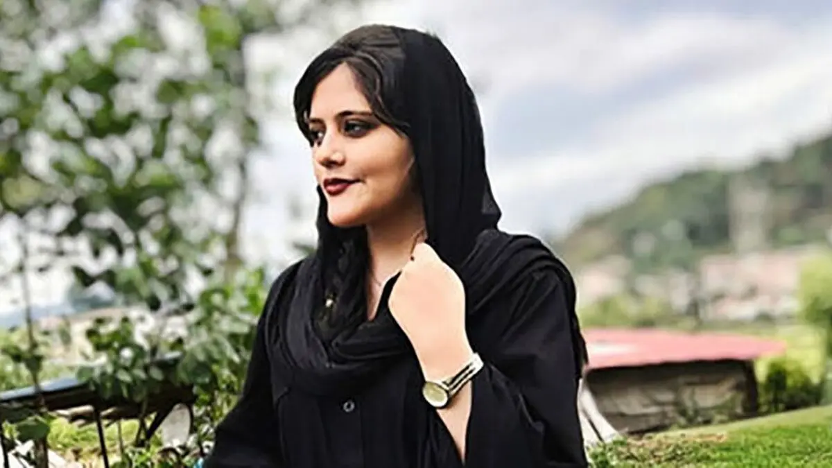 (عکس) انتقاد از مونالیزا شدن مهسا امینی در یک تصویر