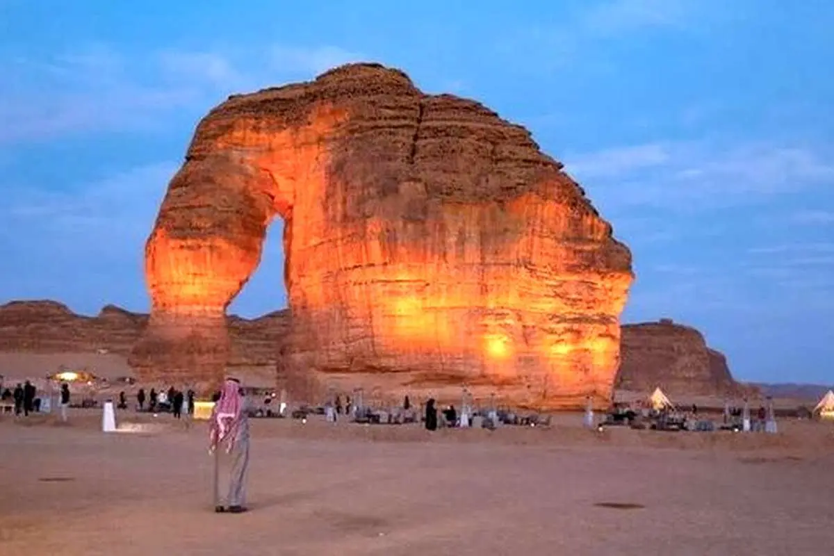 چرا گردشگران به عربستان هجوم بردند؟