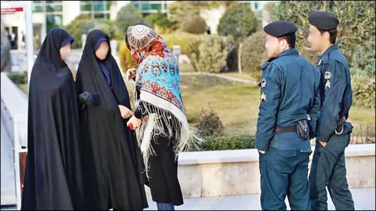 پیامک‌های هشدار علیه کشف حجاب از سر گرفته شد؟/ کوچ از خیابان به ارسال‌های ناشناس