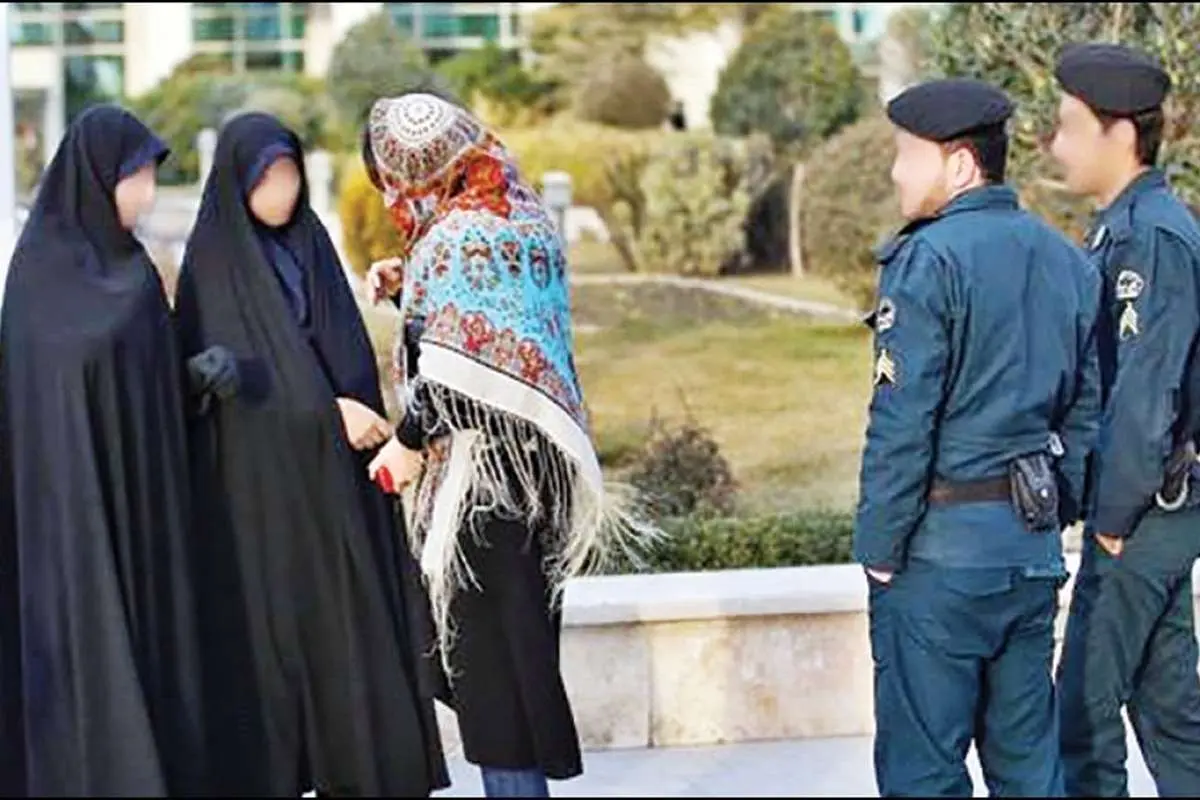 پیامکهای هشدار علیه کشف حجاب از سر گرفته شد؟/ کوچ از خیابان به ارسالهای ناشناس