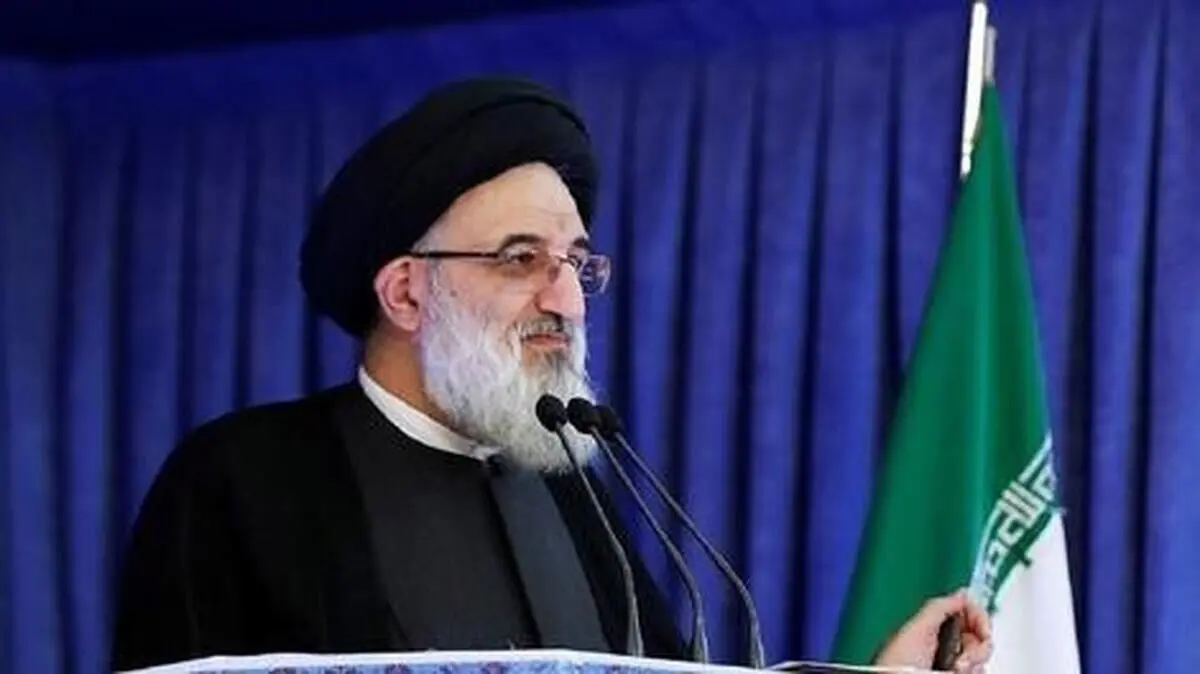 امام جمعه کرج: آتش قطعنامه‌های ظالمانه دامن استکبار را می‌گیرد