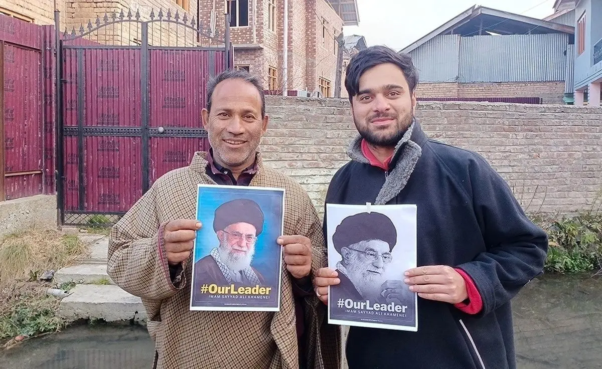 (تصاویر) واکنش کشمیری‌ها به هتاکی شارلی ابدو علیه رهبر انقلاب