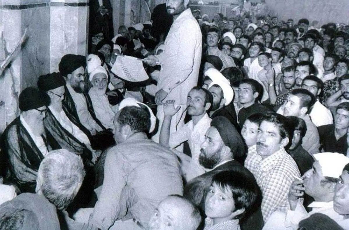 (عکس) تصویری نادر از آیات فقید گلپایگانی، مرعشی نجفی، شریعتمداری و روحانی
