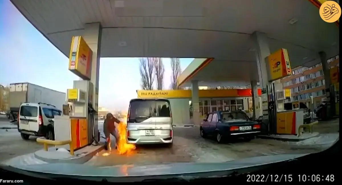 (ویدئو) روشن کردن عمدی فندک در حین بنزین زدن!