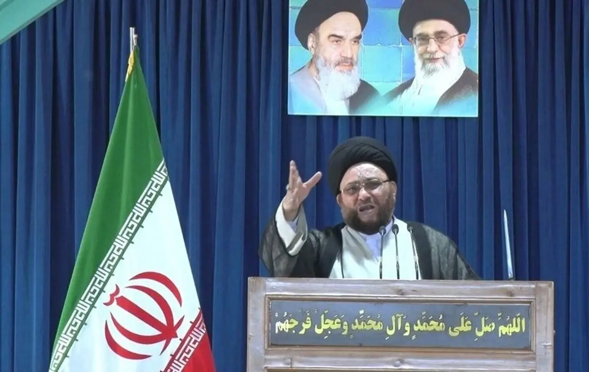 امام جمعه موقت اصفهان: نیمه پر لیوان را ببینید که کشور کجا بوده و حالا به کجا رسیده