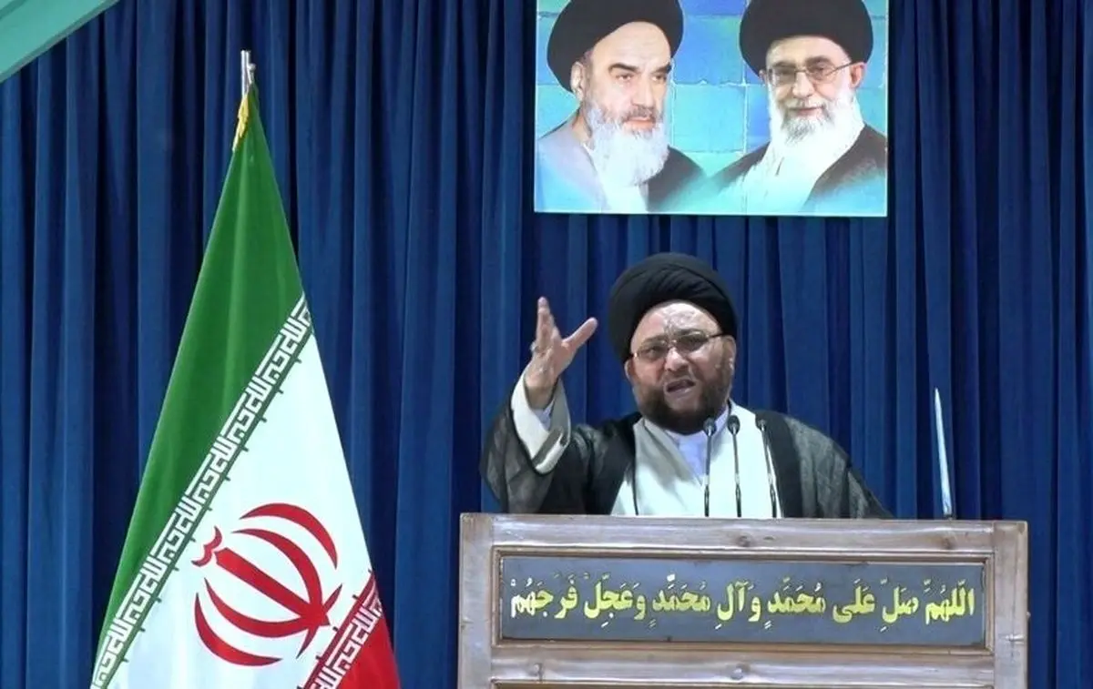 امام جمعه موقت اصفهان: نیمه پر لیوان را ببینید که کشور کجا بوده و حالا به کجا رسیده