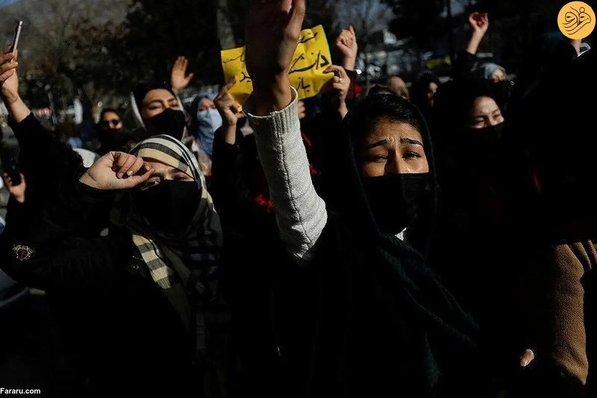 (ویدئو) طالبان دختران دانشجو را با ماشین آب‌پاش سرکوب کرد
