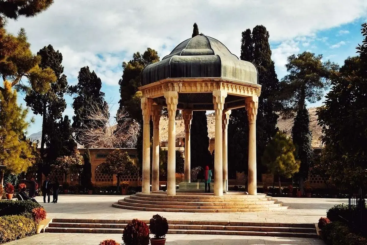 تفال به حافظ امروز دوشنبه ۵ دی ماه ۱۴۰۱