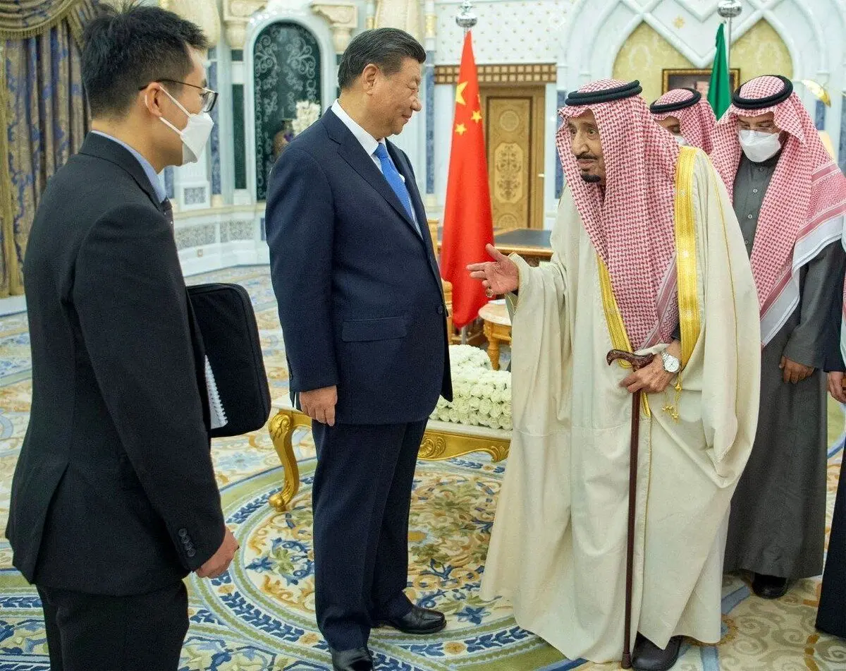 زمان تجدیدنظر در «نگاه به شرق»؟