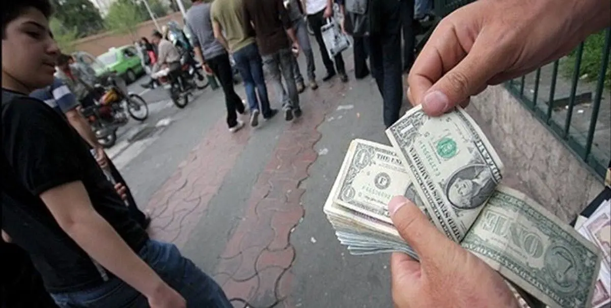 ادامه برخورد پلیسی در بازار ارز؛ دستگیری ۱۳ دلال ارزی