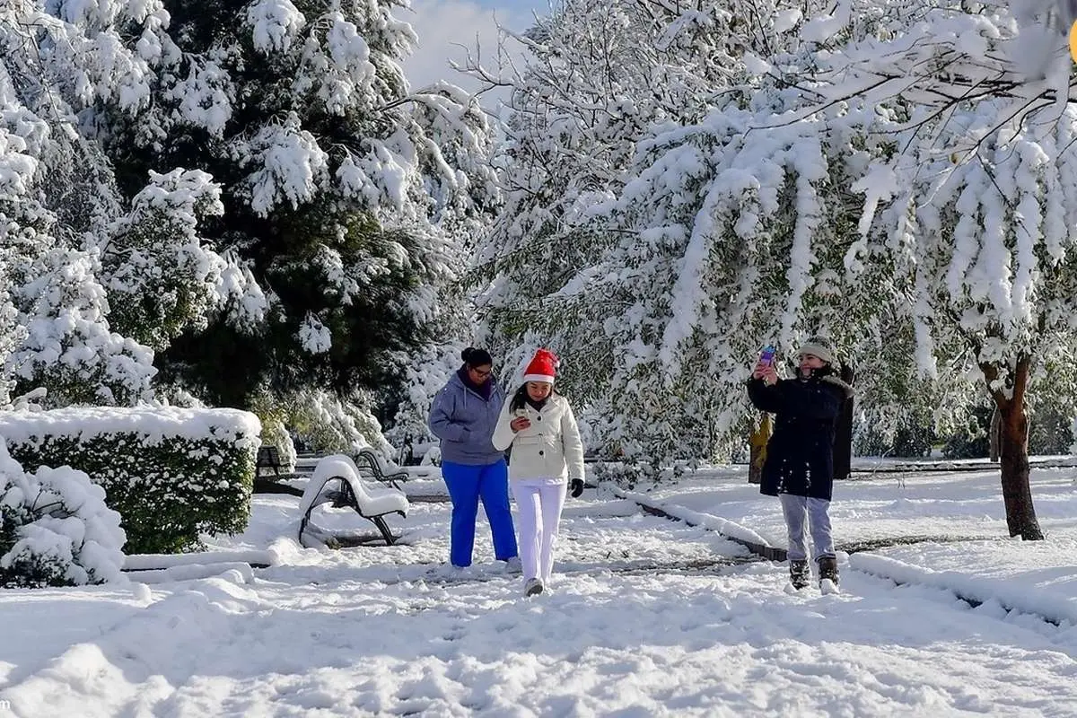 (ویدئو) بارش برف در پایتخت مکزیک پس از ۵۵ سال